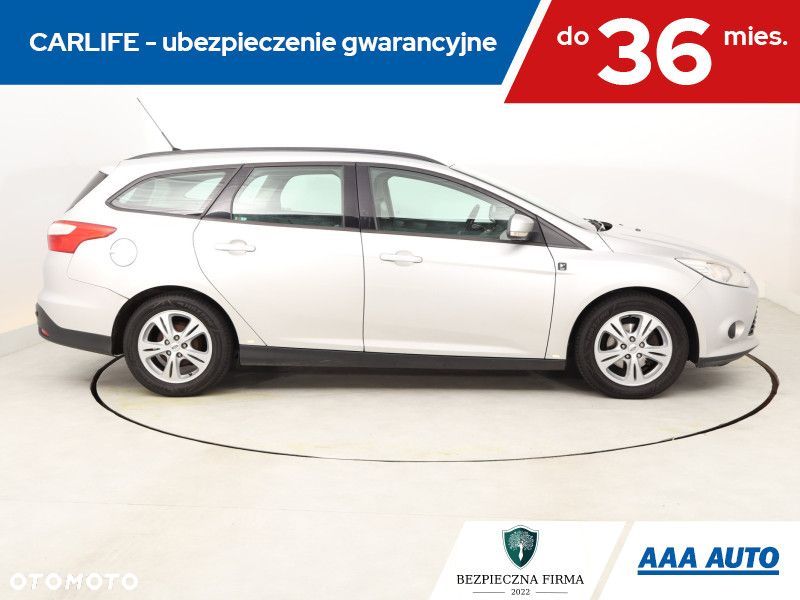 Ford Focus SW - 8
