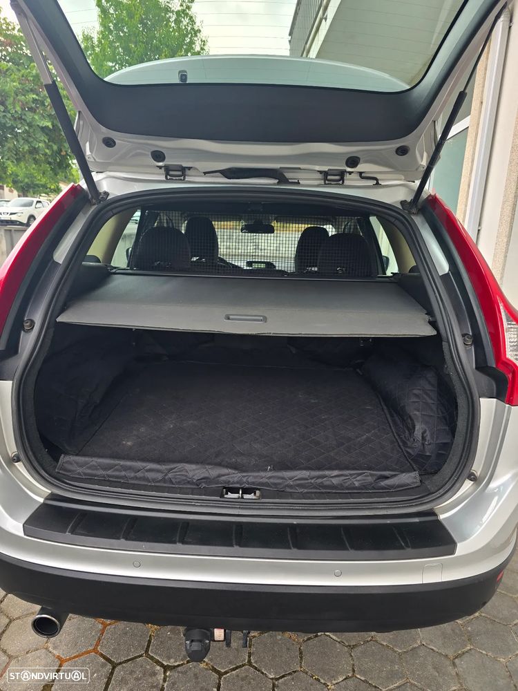 Volvo XC 60 2.4 D Geartronic - 9