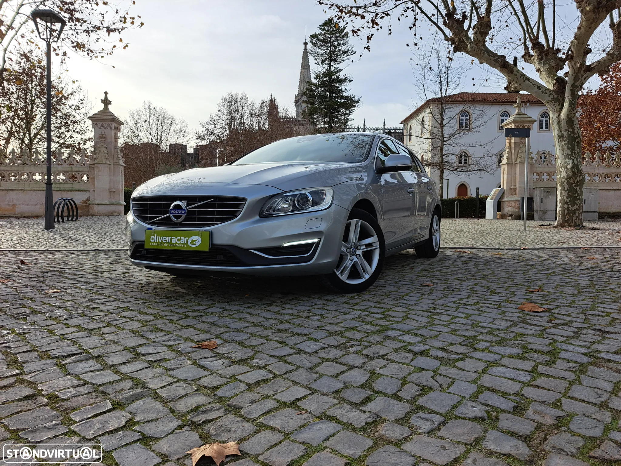 Volvo V60 D4 Geartronic Summum - 3