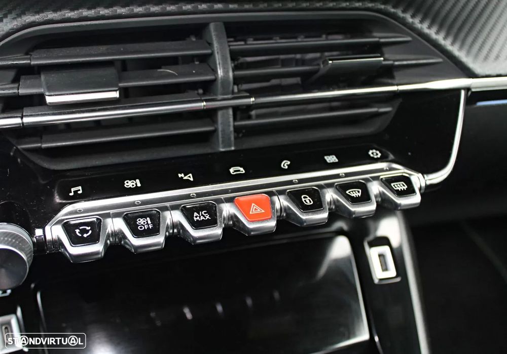 Peugeot 2008 1.2 PureTech GT EAT8 - 26