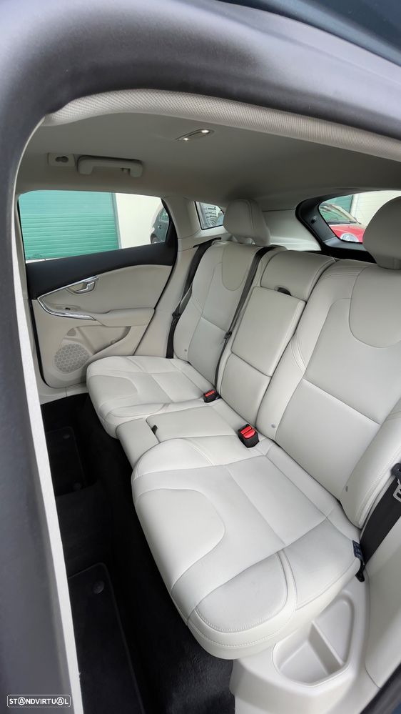 Volvo V40 D2 Kinetic - 6