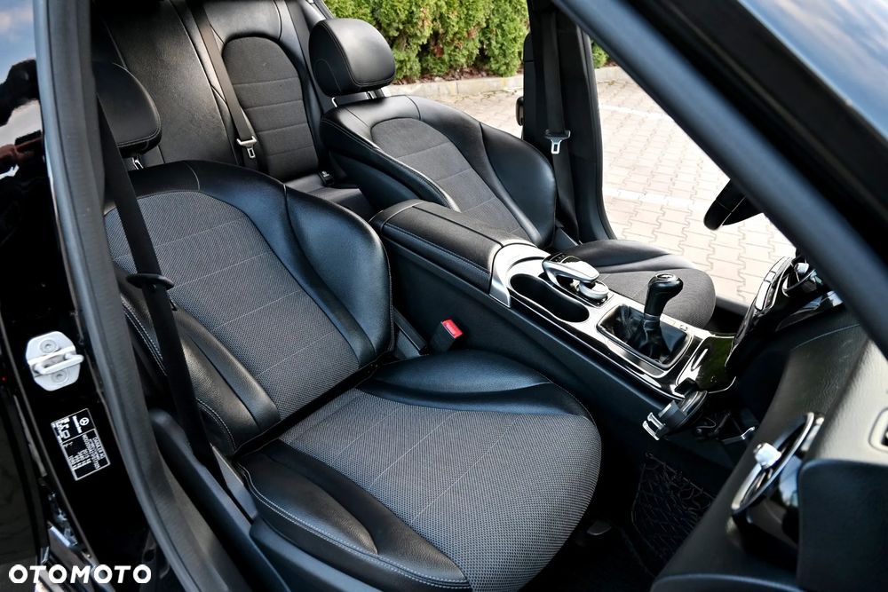Mercedes-Benz Klasa C 200 Avantgarde - 32