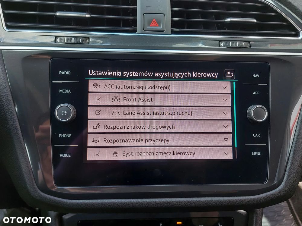 Volkswagen Tiguan - 36