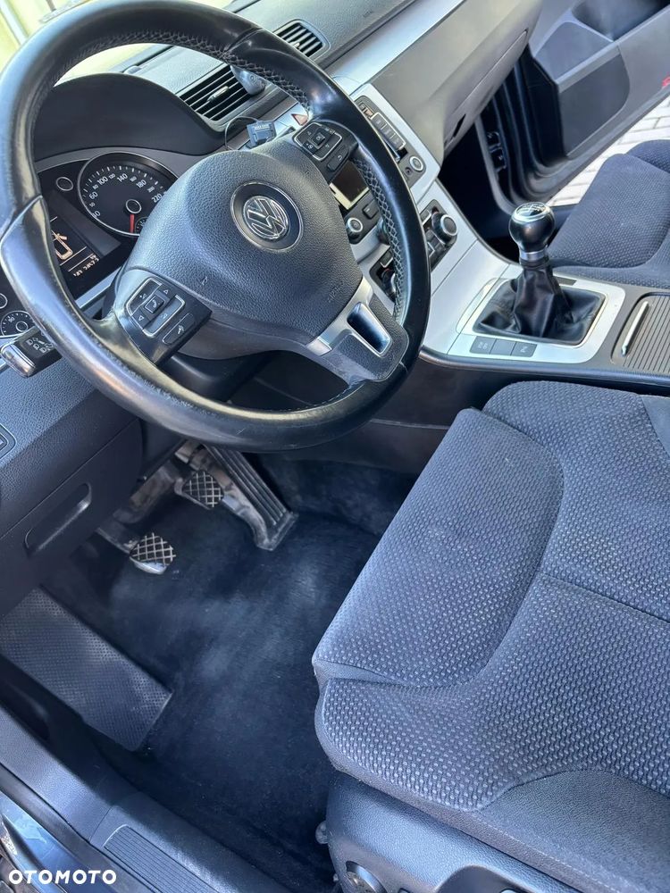Volkswagen Passat 2.0 TDI DPF Comfortline - 6
