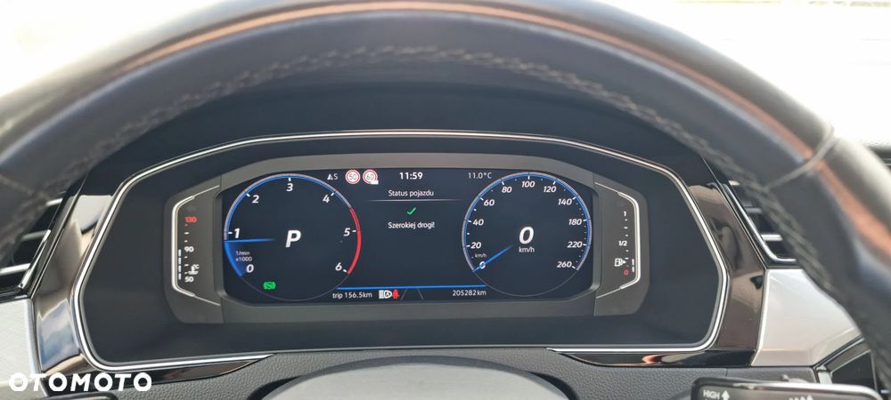 Volkswagen Passat - 11