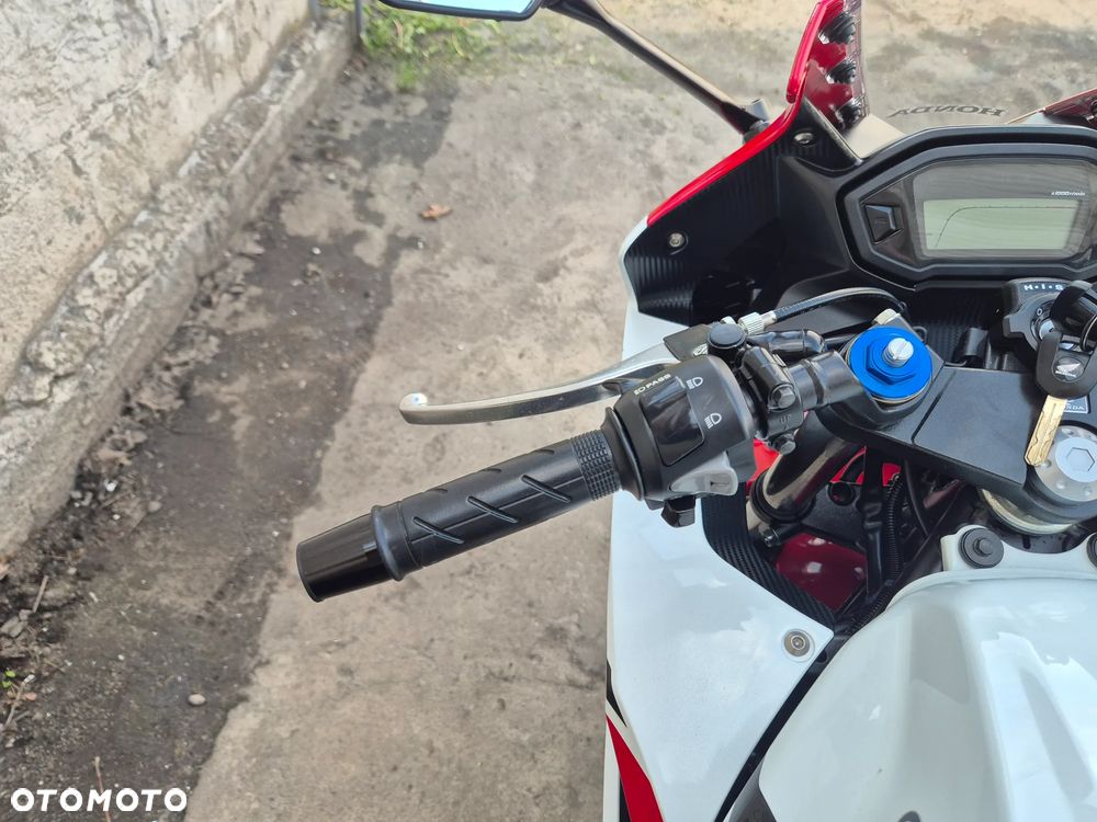 Honda CBR - 12