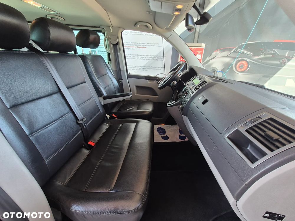 Volkswagen Caravelle - 34