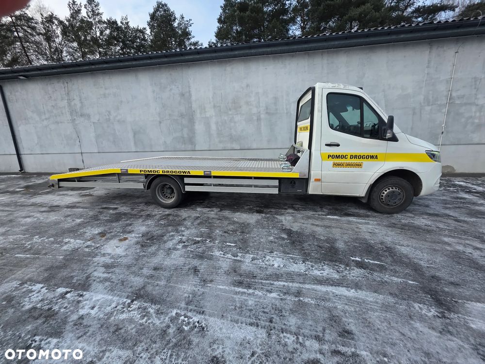 Mercedes-Benz Sprinter - 14