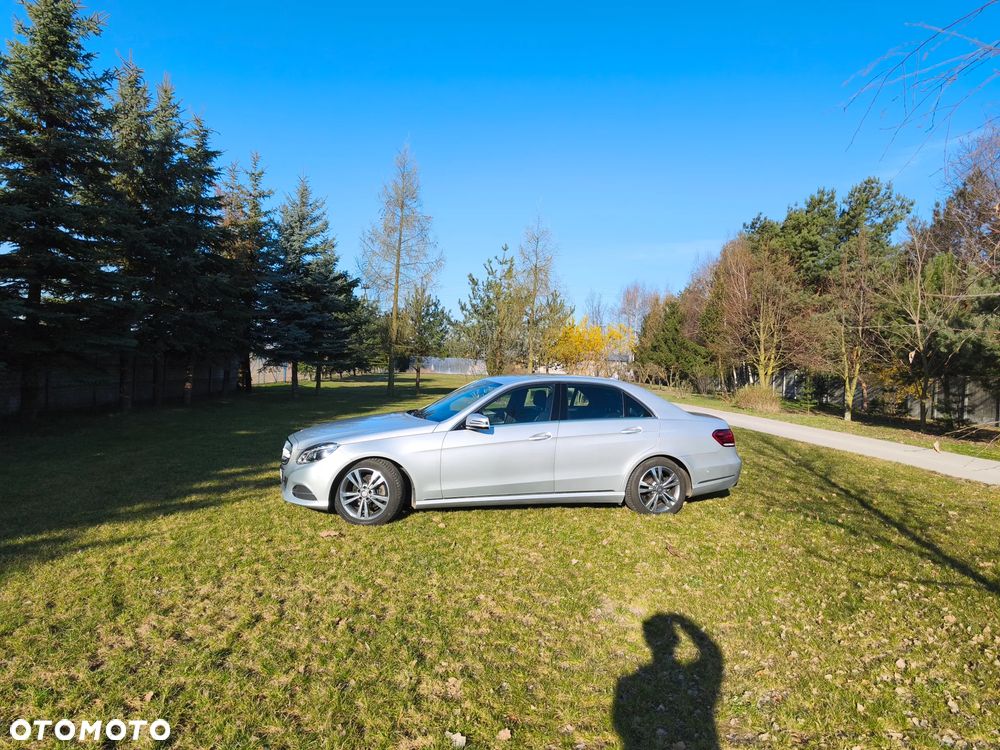 Mercedes-Benz Klasa E 220 CDI DPF BlueEFFICIENCY 7G-TRONIC Elegance - 23