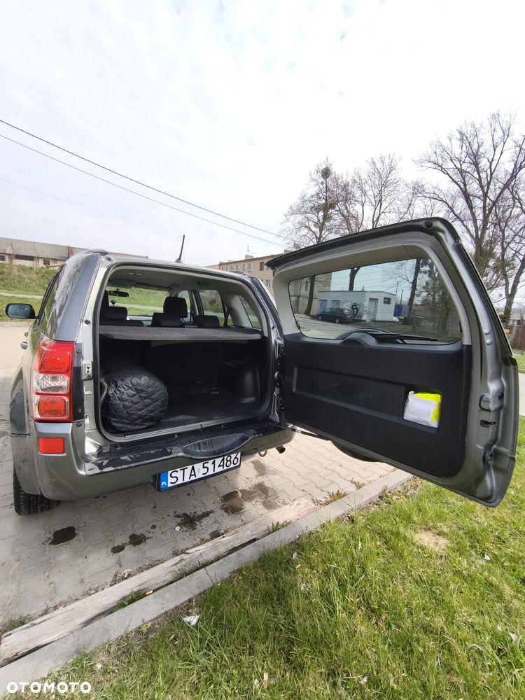 Suzuki Grand Vitara 2.0 - 4