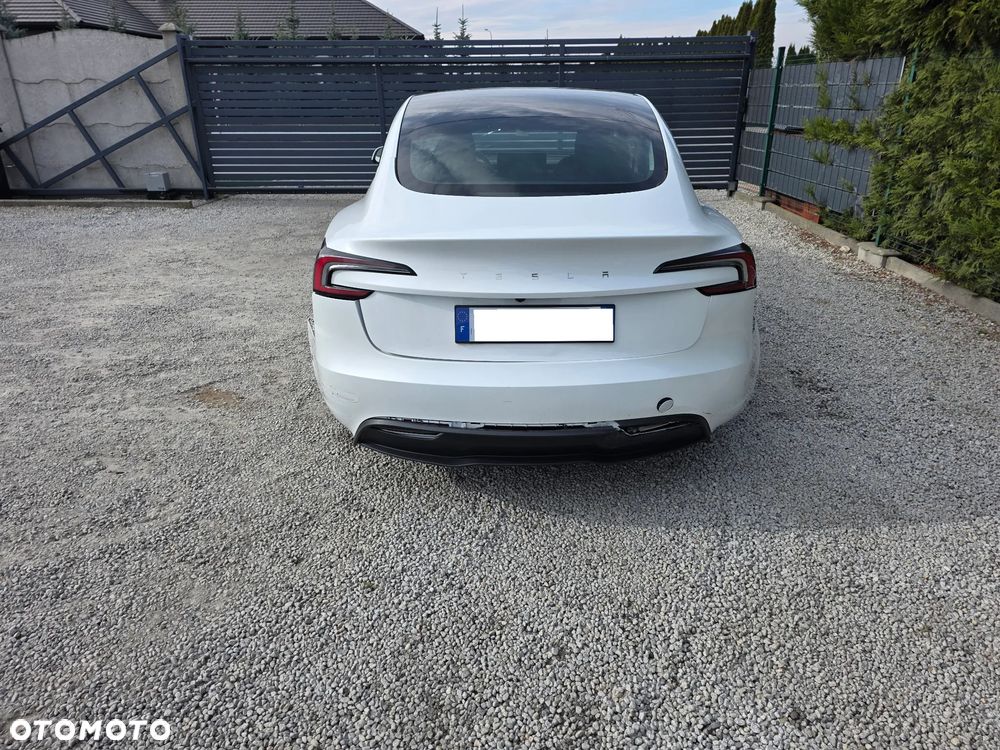 Tesla Model 3 - 24
