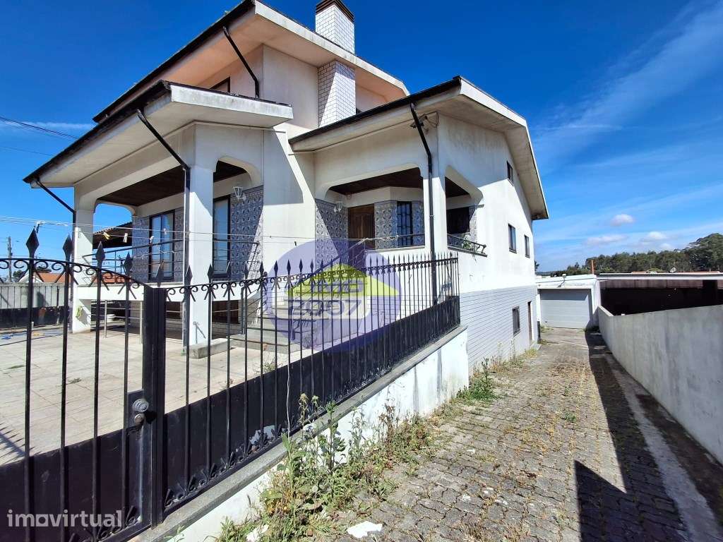 Moradia GRANDE + Cave Independente + Garagem 6 carros + Anexo T2 + ... - Grande imagem: 2/36