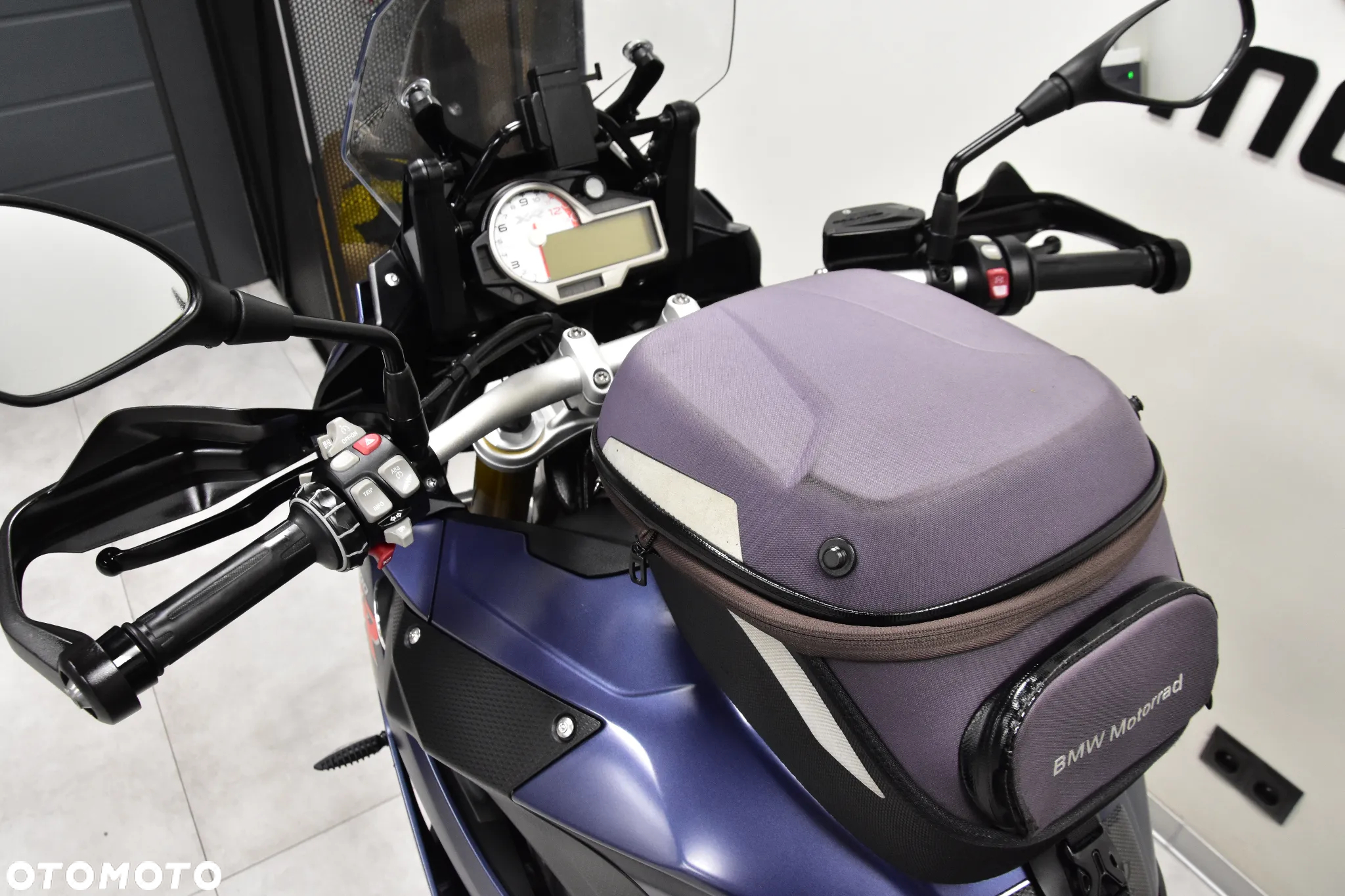 BMW XR - 20