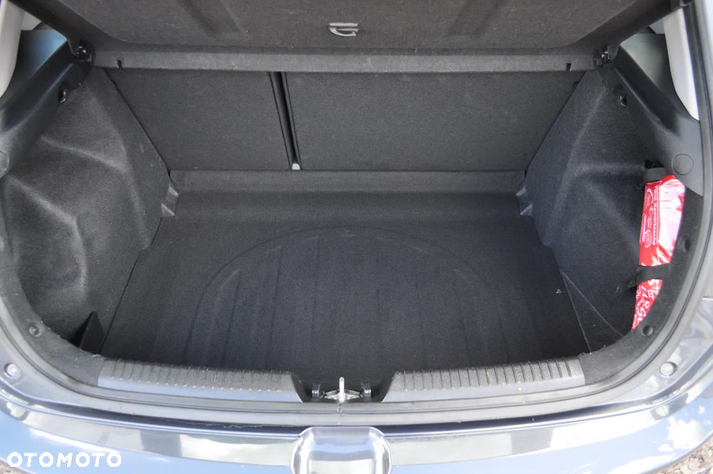 Kia Ceed - 34