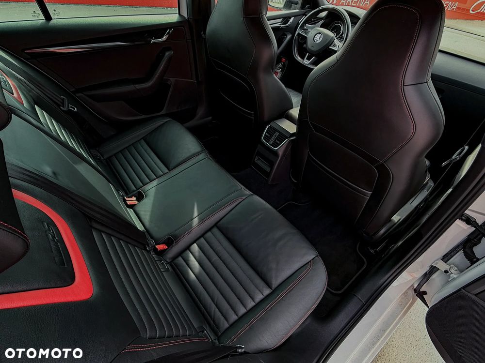 Skoda Octavia 2.0 TDI RS Challenge DSG - 10