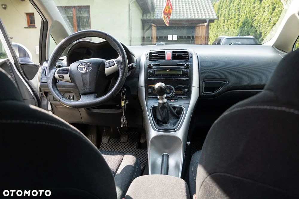 Toyota Auris 1.6 Premium - 6