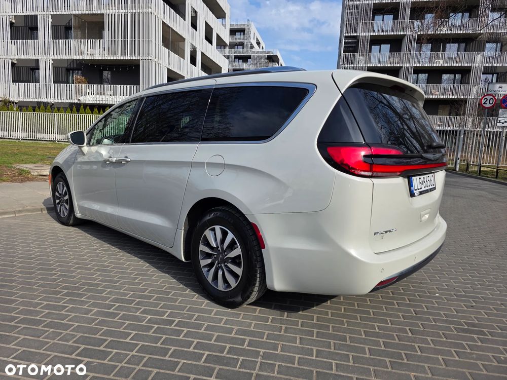 Chrysler Pacifica - 24