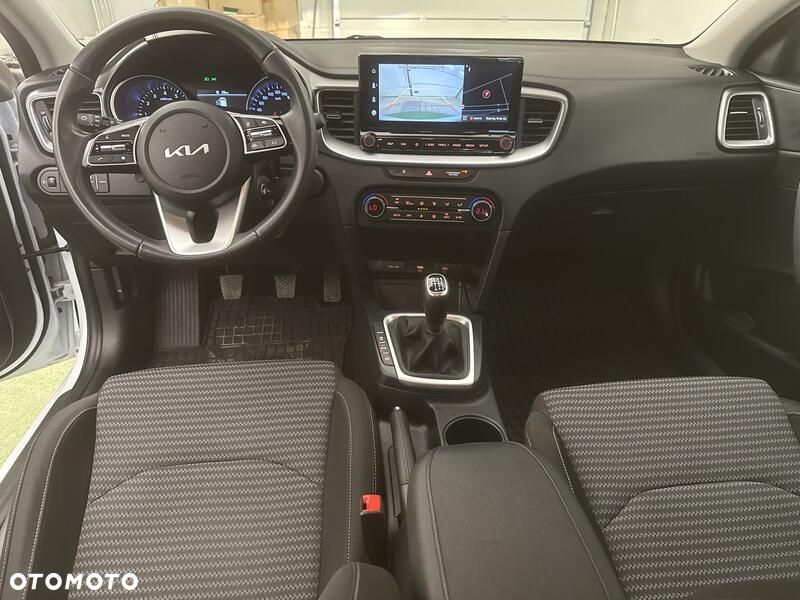 Kia Ceed 1.5 T-GDI M - 22