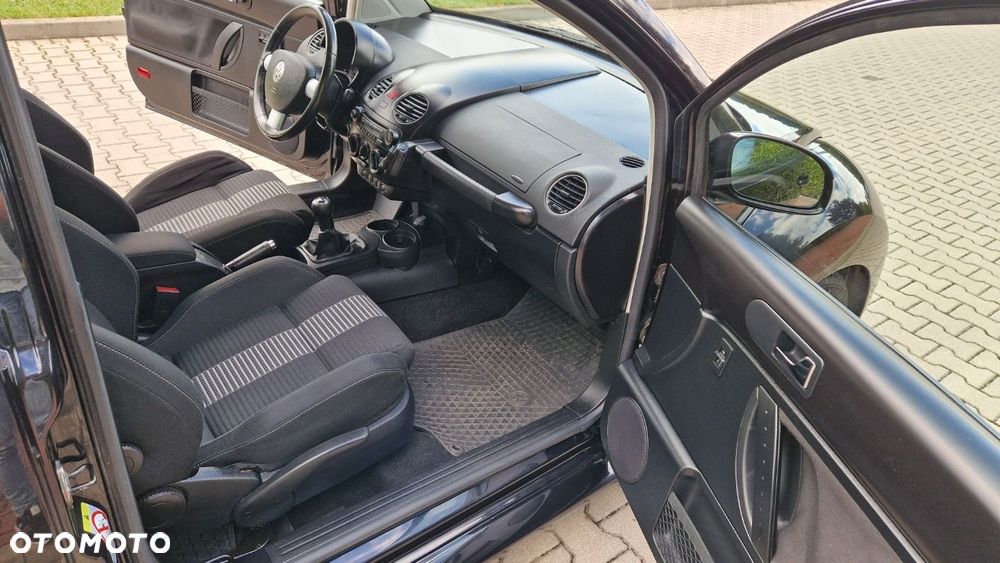 Volkswagen New Beetle - 13