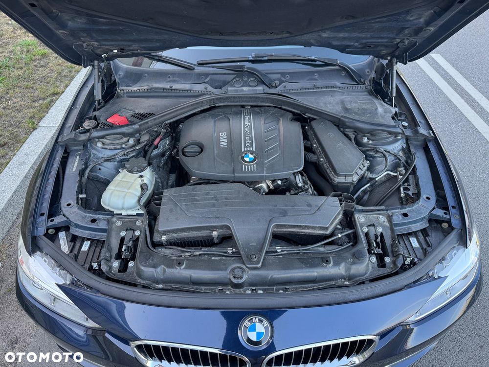 BMW Seria 3 320d Touring Sport-Aut Luxury Line - 24