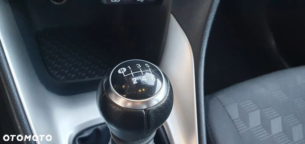 Toyota Yaris 1.5 Comfort - 17