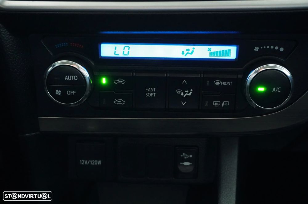 Toyota Auris Touring Sports 1.4 D-4D Life - 17