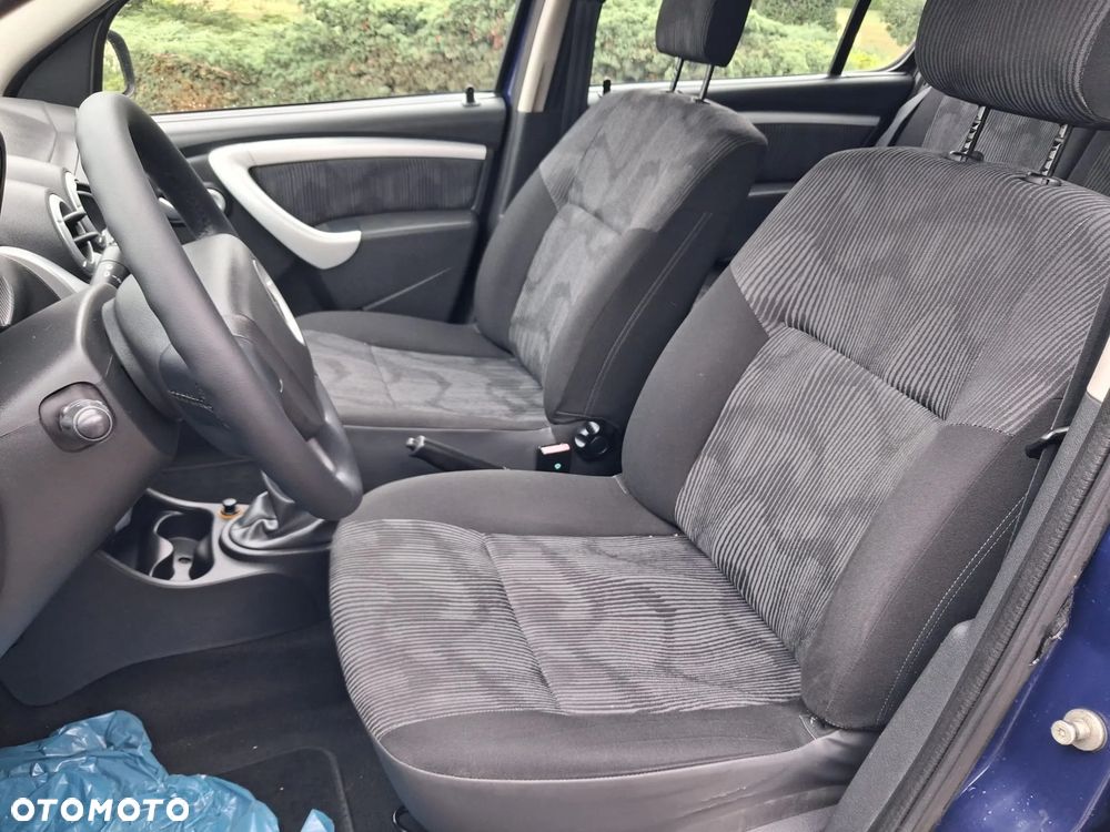 Dacia Sandero - 8