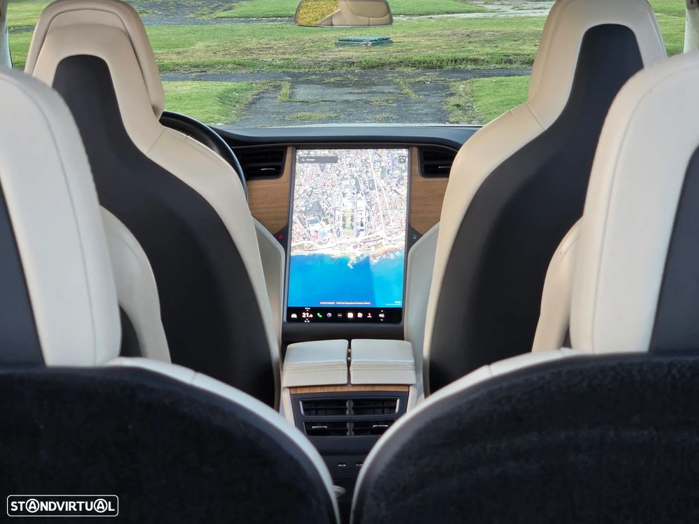 Tesla Model X 100D - 23