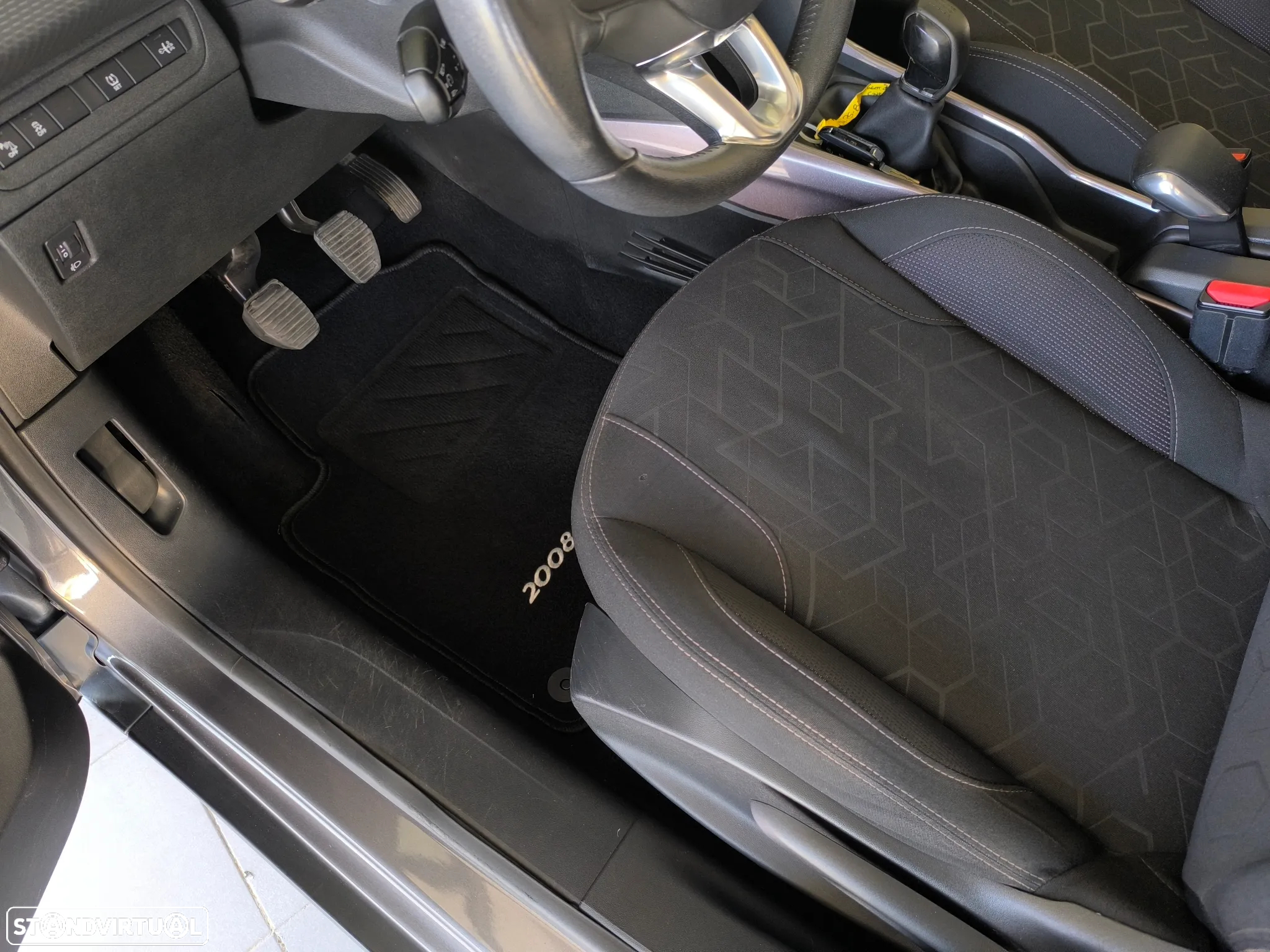 Peugeot 208 1.2 PureTech Allure - 12
