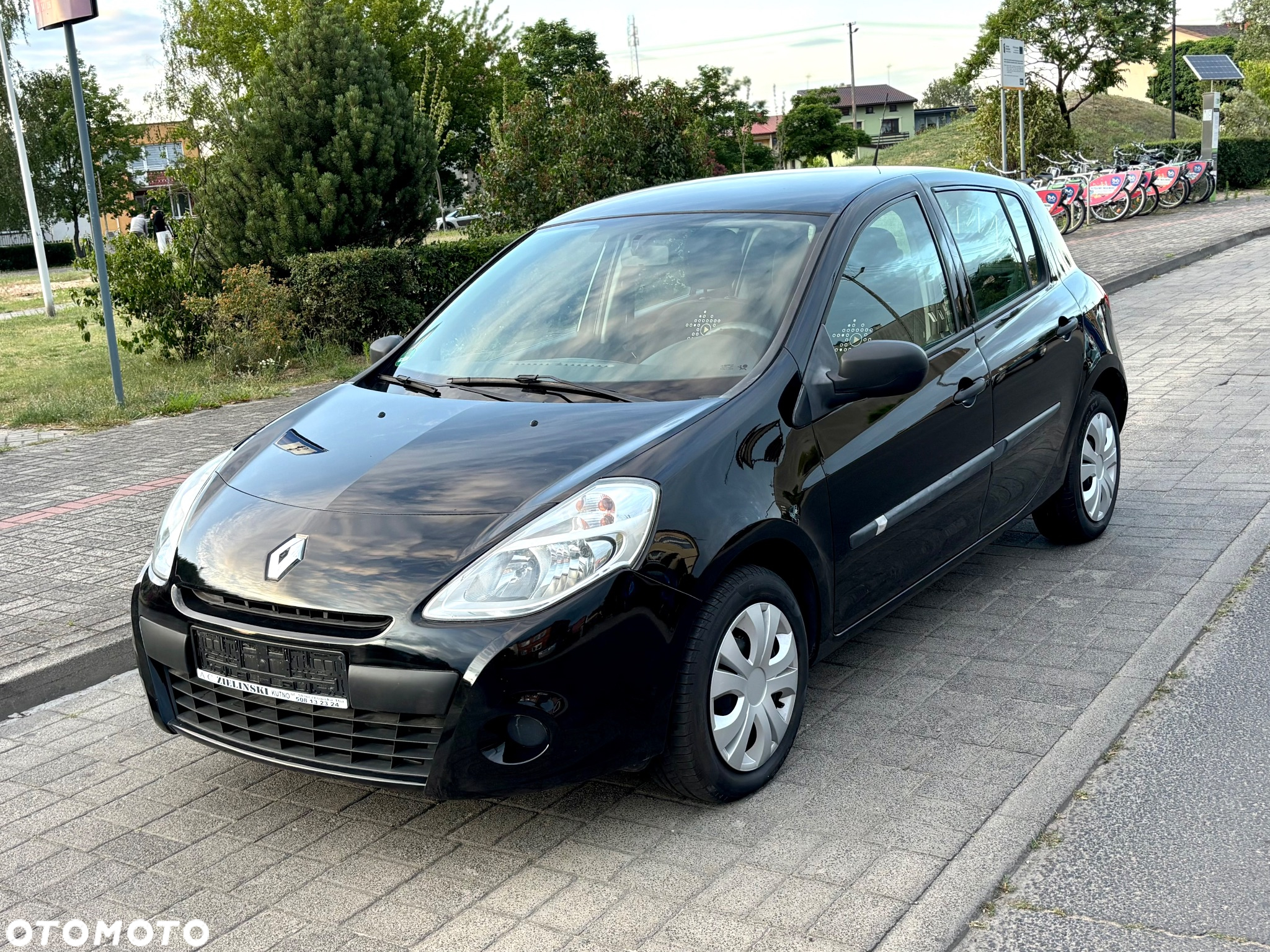 Renault Clio 1.2 16V 75 Yahoo - 9