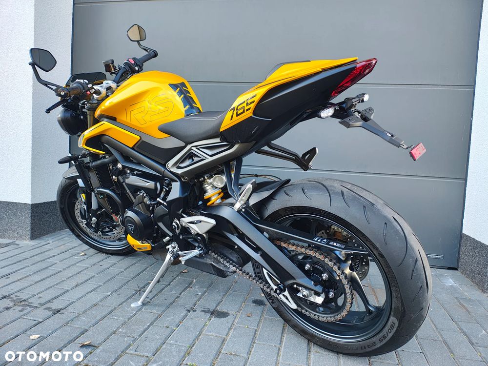 Triumph Street Triple - 18