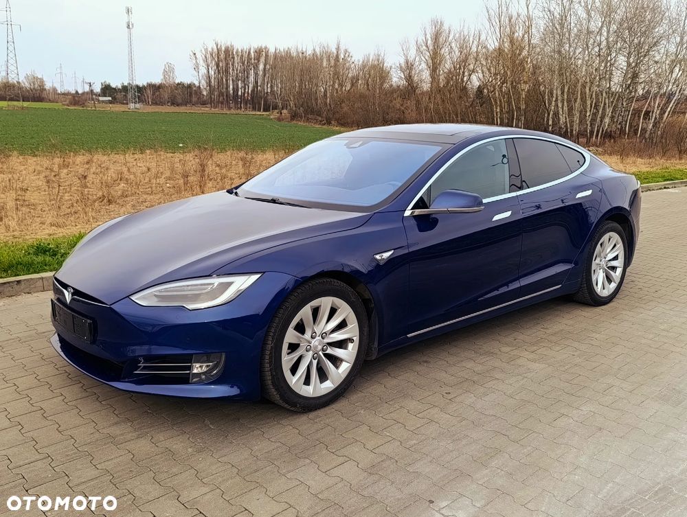 Tesla Model S - 17