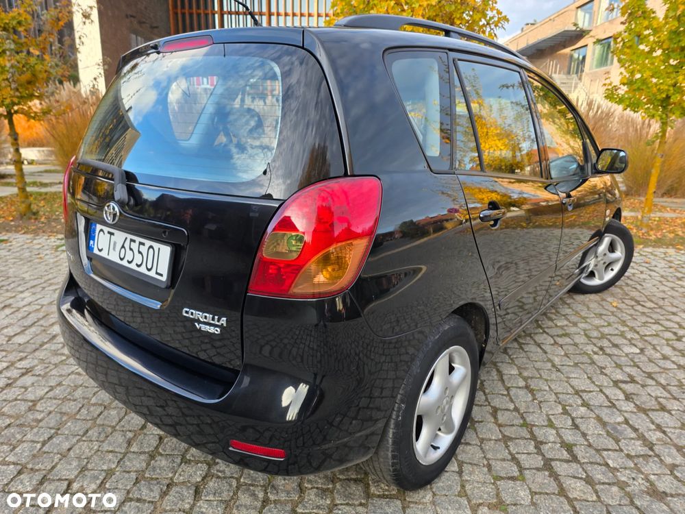 Toyota Corolla Verso - 8