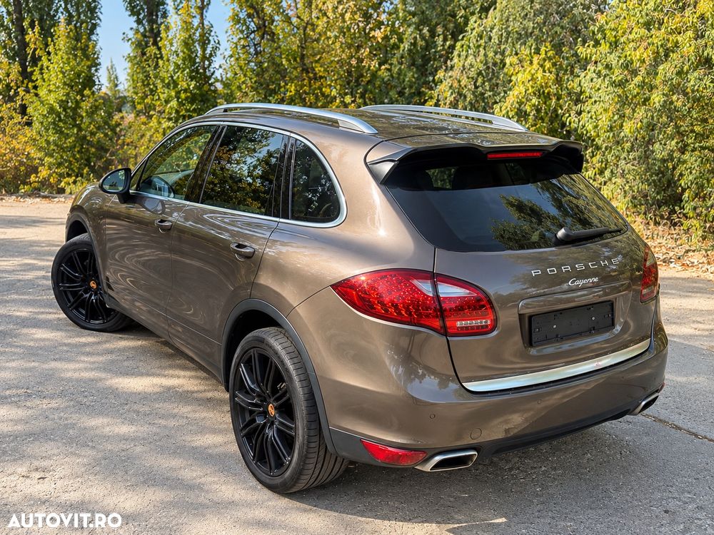 Porsche Cayenne - 8