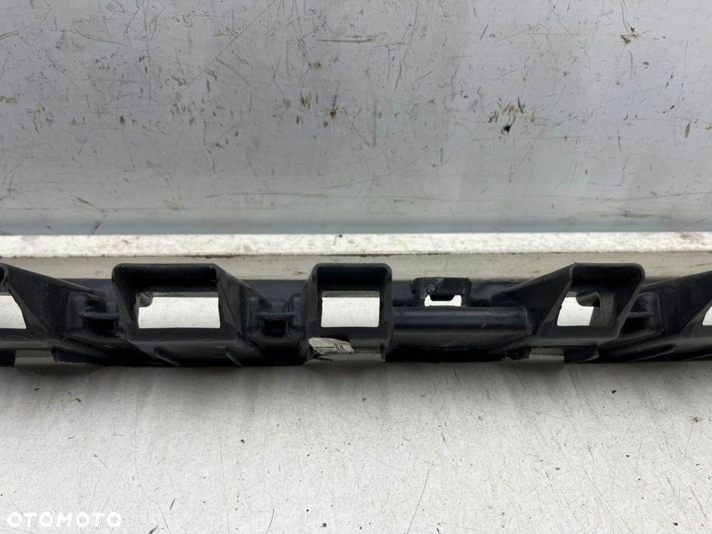 Ślizg Mercedes Vito w447 14r.- tylne środkowe mocowanie wspornik uchwyt zderzaka a4478850516 - 3