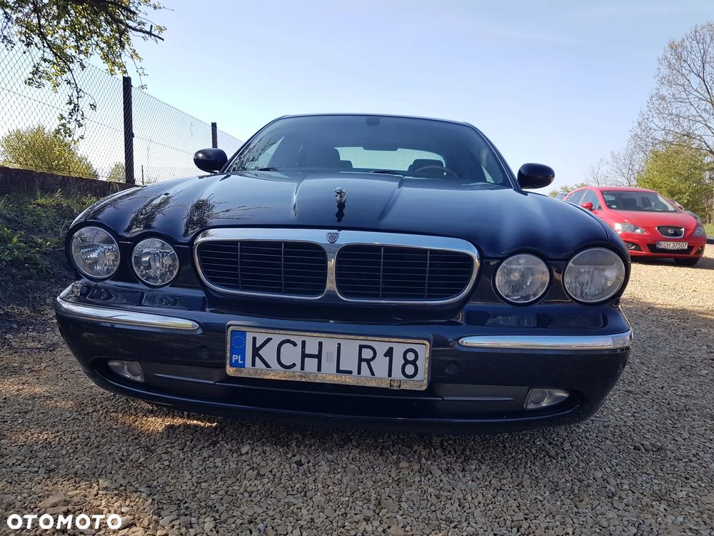 Jaguar XJ - 10