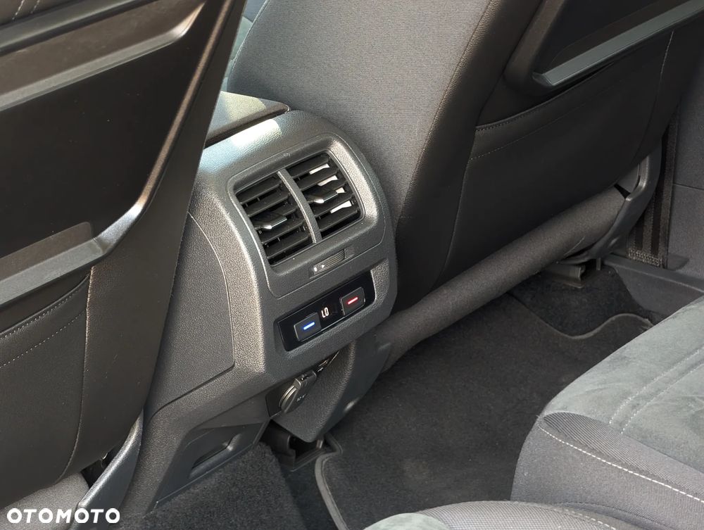 Volkswagen Touran 1.8 TSI (BlueMotion Technology) DSG Highline - 39