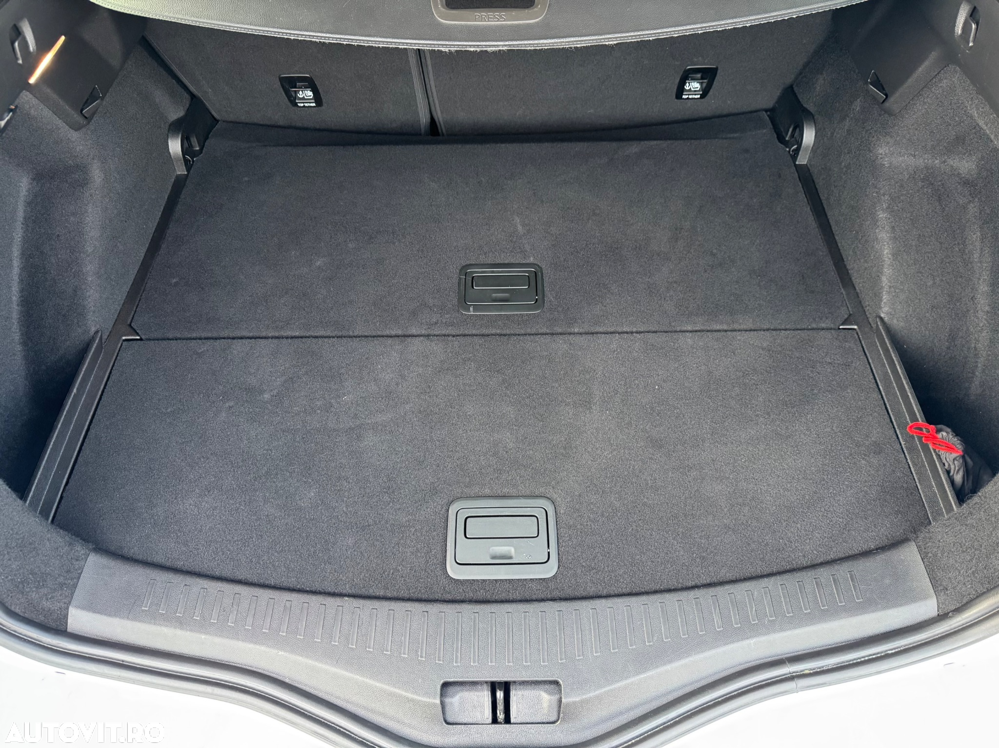 Renault Megane Grandtour TCe 140 GPF BUSINESS EDITION - 31