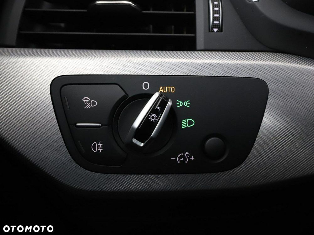 Audi A4 Avant 2.0 TFSI ultra S tronic design - 37