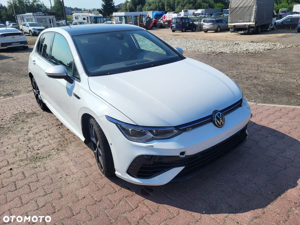 Volkswagen Golf - 24