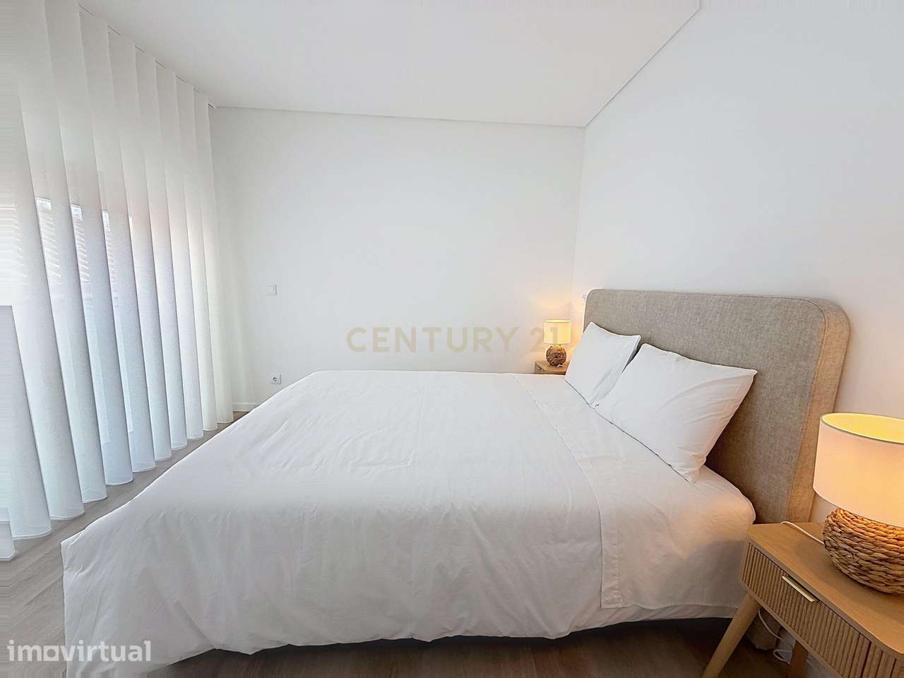 Apartamento T2 Novo - Arrendamento no Centro da Nazaré - Grande imagem: 4/33