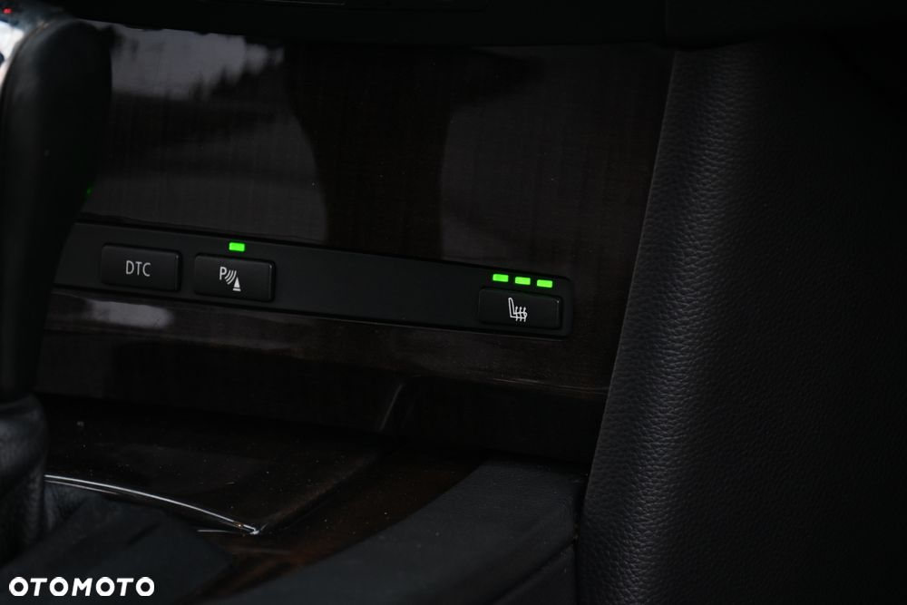 BMW Seria 5 530i - 25