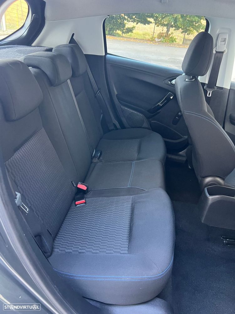 Peugeot 208 1.2 PureTech Style - 21