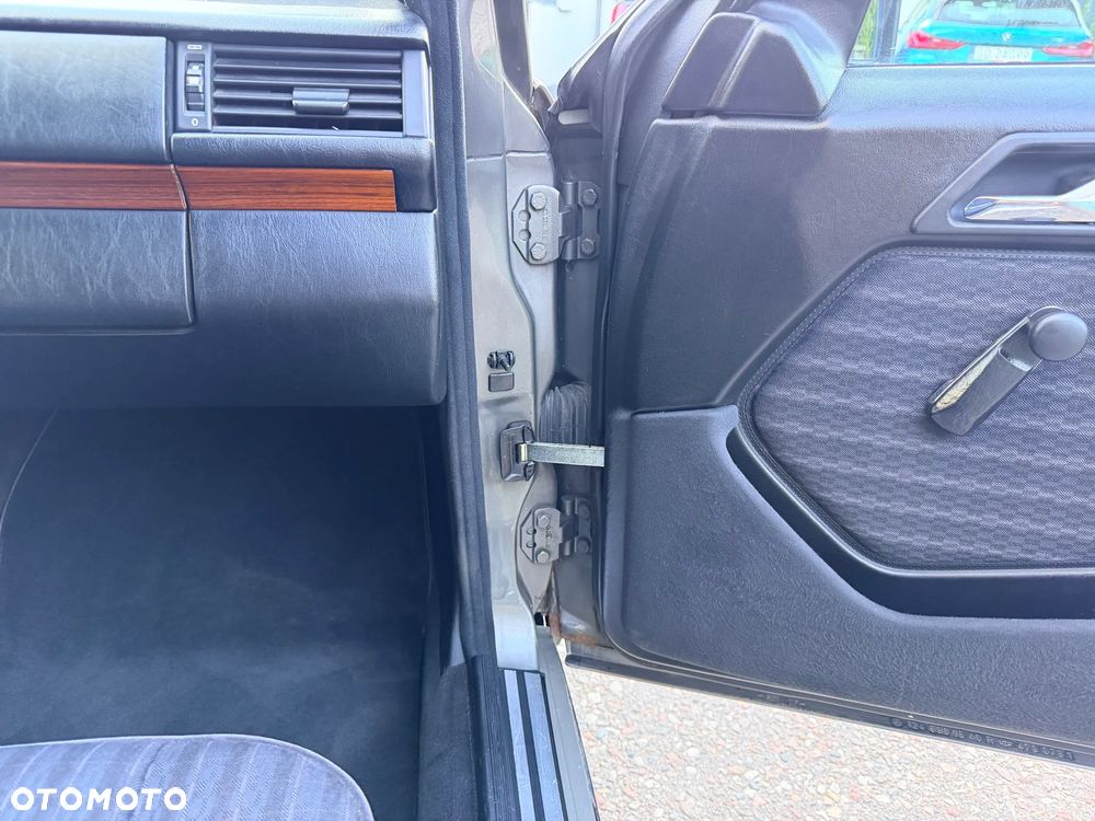 Mercedes-Benz W124 (1984-1993) - 24
