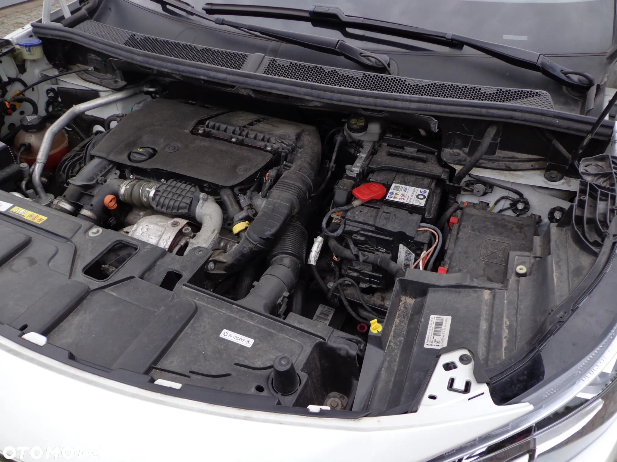 Peugeot 5008 1.6 BlueHDI Allure S&S EAT6 - 11