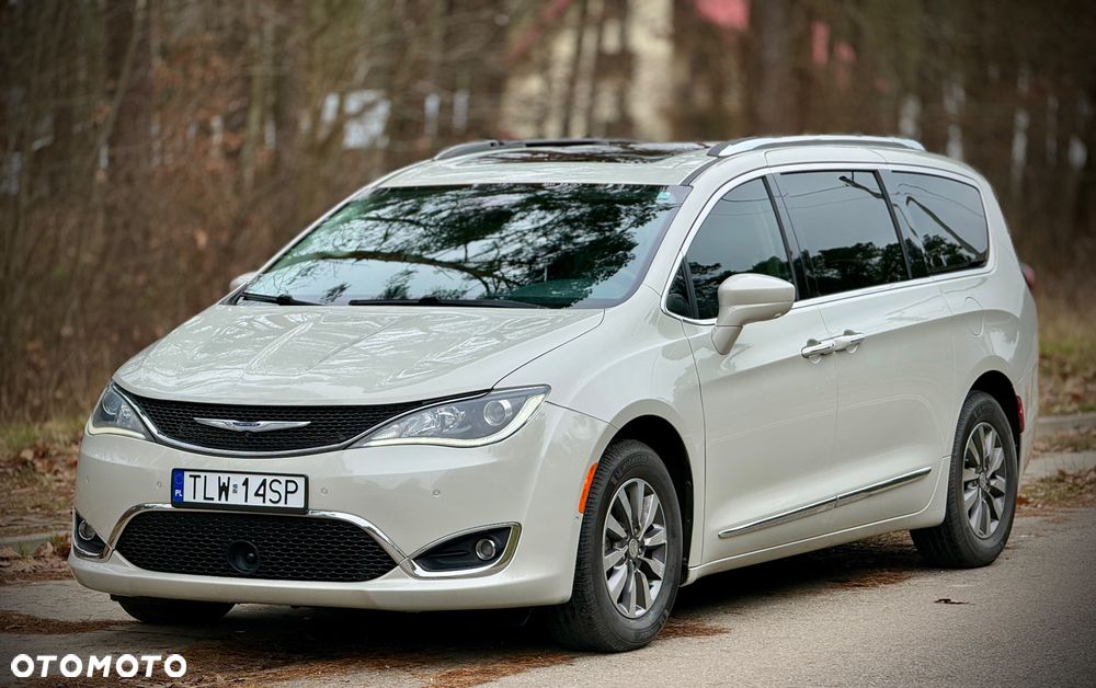 Chrysler Pacifica - 14