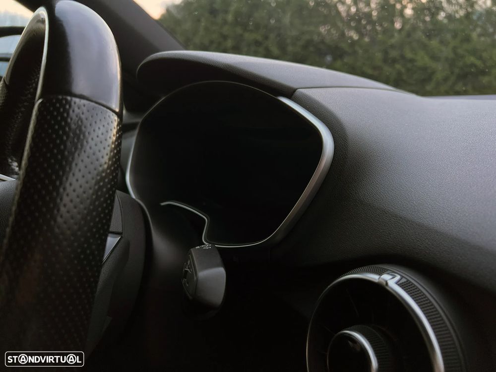 Audi TT Coupé 2.0 TDI S-line - 33