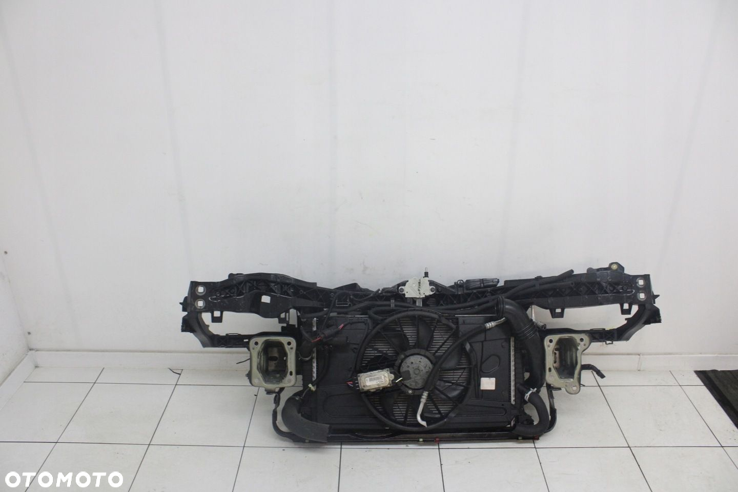 PAS PRZEDNI WZMOCNIENIE CHŁODNICE FORD FOCUS MK2 LIFT 2007R- 2.0 TDCI - 8