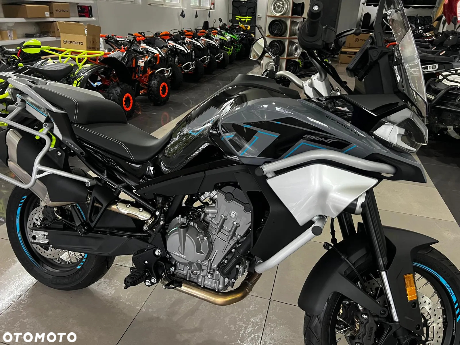 CFMoto MT - 10