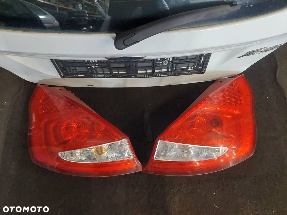 KLAPA BAGAŻNIKA + LAMPY FORD FIESTA MK6 MK7 HB 3D 08-12 H9 - 2